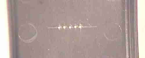 trous.jpg (3804 octets)